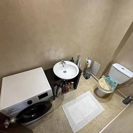 Cozy 2br Golden Sands W/ Private Parking & Terrace شقة *