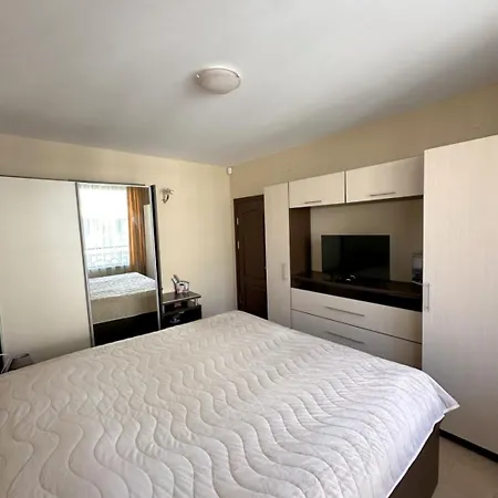 شقة Cozy 2br Golden Sands W/ Private Parking & Terrace